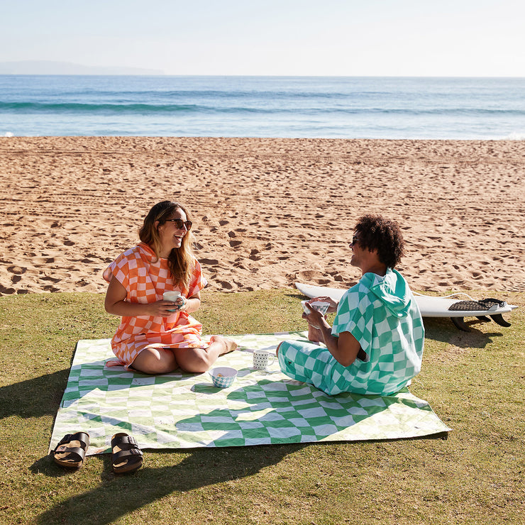 dock and bay poncho adults